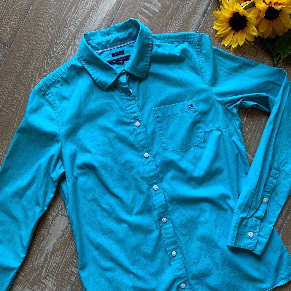 Tommy Hilfiger long sleeve button down blue top